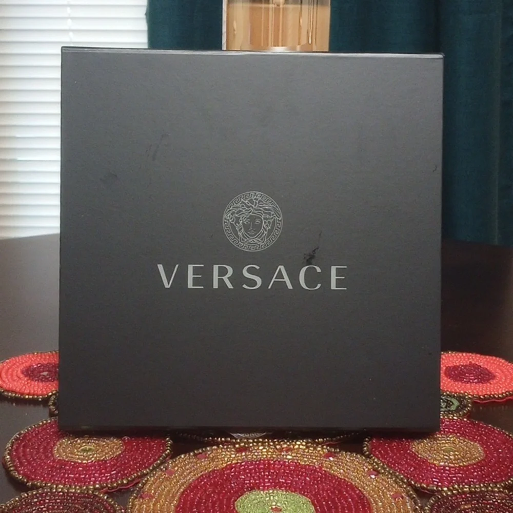 Versace Gift Box with Tissue Paper - Picture 1 of 14